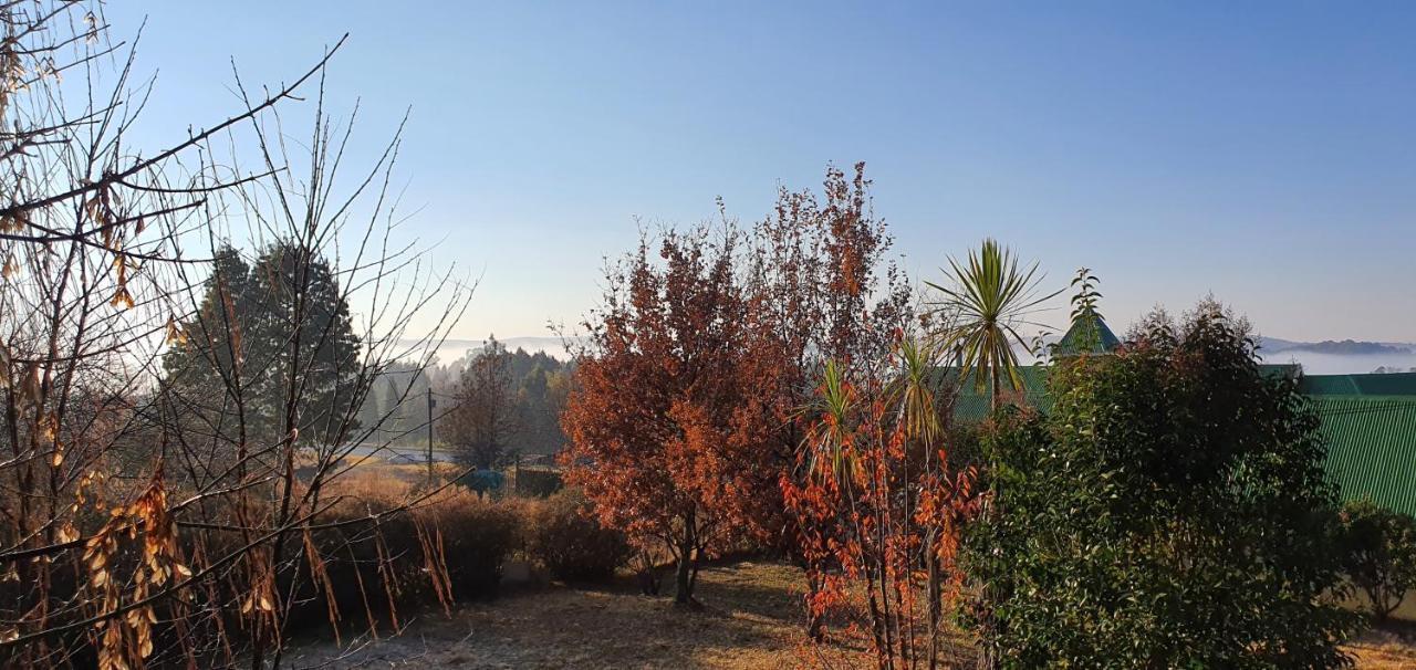 DullVino House Dullstroom Esterno foto